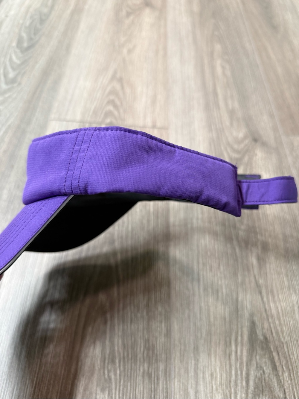 Nike Golf Visor Hat Womens One Size Adjustable Embroidered Logo Purple - Picture 3 of 8